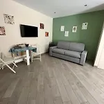 Mare Chiaja Apartment *